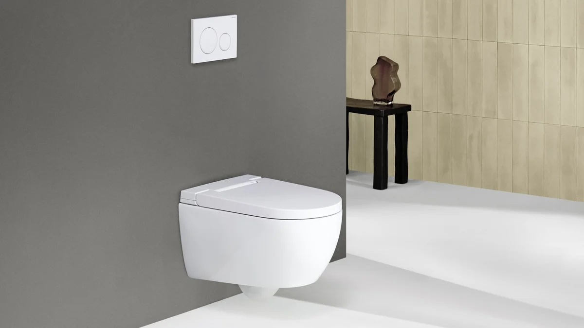 WC lavant Geberit AquaClean Alba dans une salle de bains.